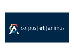 Logo von corpus et animus aus Freiburg mit stilisiertem A auf dunkelblauem Hintergrund.