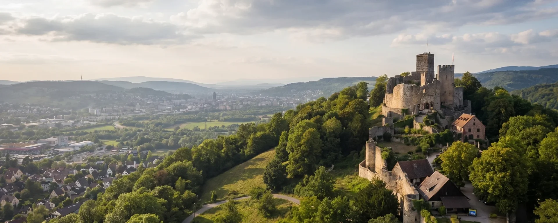 Burgruine Rötteln in Lörrach als Visualisierung für Online Marketing aus Lörrach